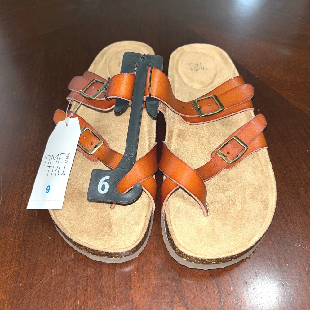 NEW Time and Tru Cognac Brown Buckle Footbed Thong Sandal Slides 9